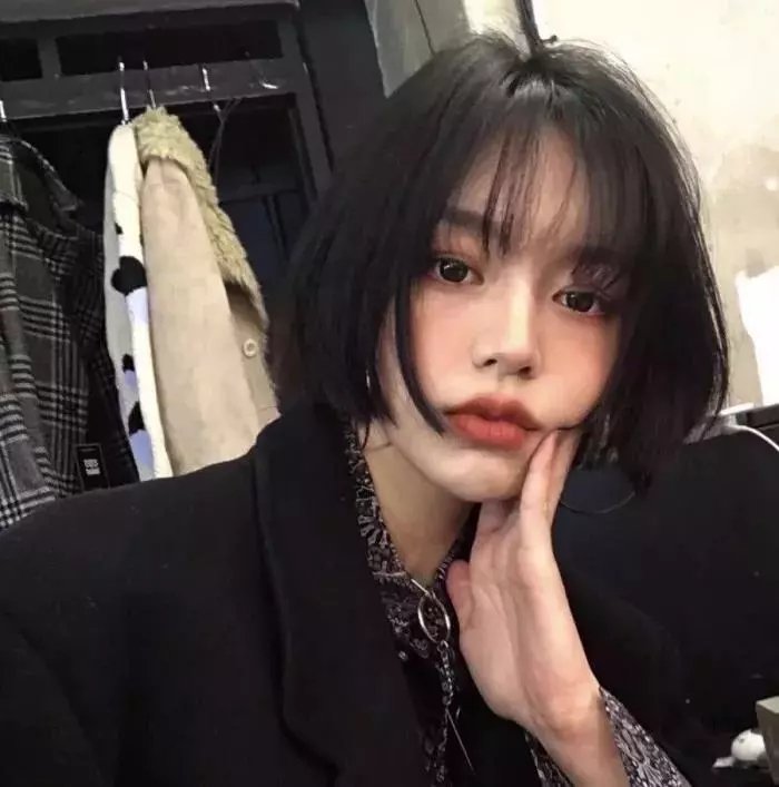 看她轻轻的飞起
